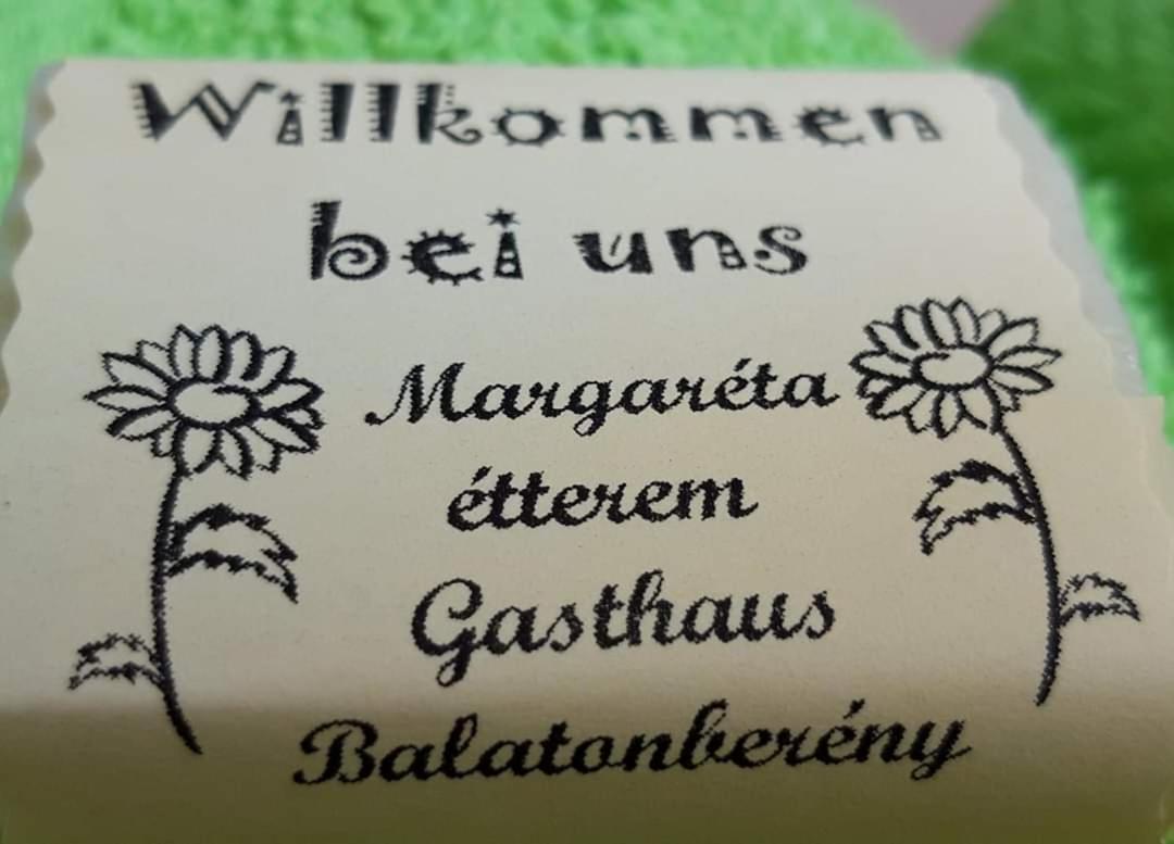 Margareta Etterem Es Vendeghaz Gasthaus Balatonbereny Exterior photo